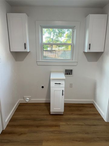 422 Goshen W, Canton, TX 75103