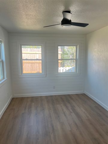 422 Goshen W, Canton, TX 75103