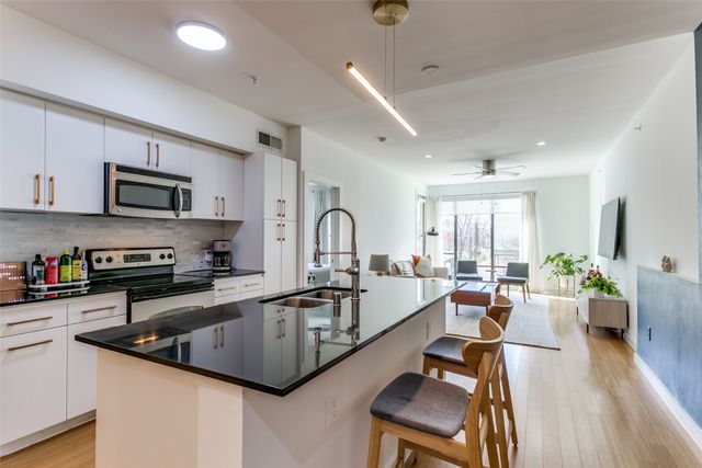 4040 N Hall Street 113, Dallas, TX 75219