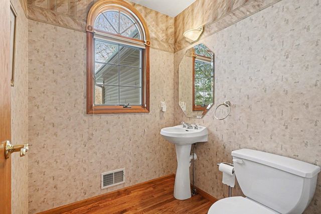 5571 Hickory Lane, Bay City, MI 48706