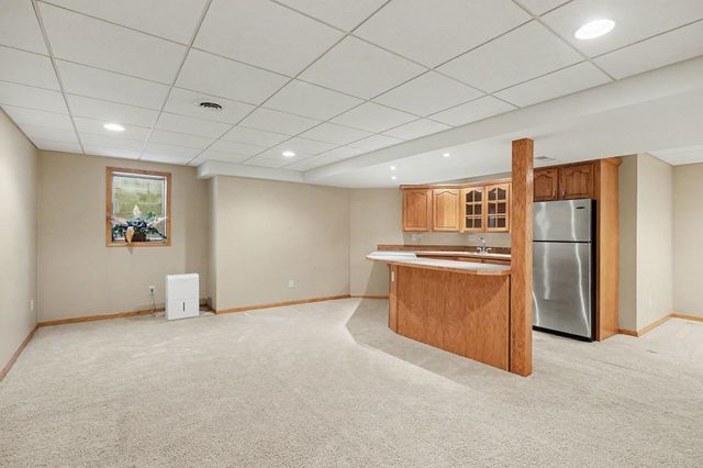 5571 Hickory Lane, Bay City, MI 48706