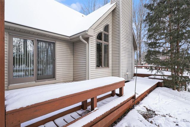 5571 Hickory Lane, Bay City, MI 48706