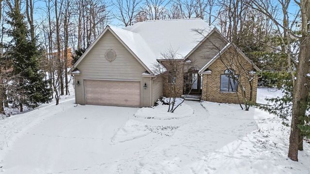 5571 Hickory Lane, Bay City, MI 48706