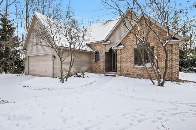 5571 Hickory Lane, Bay City, MI 48706