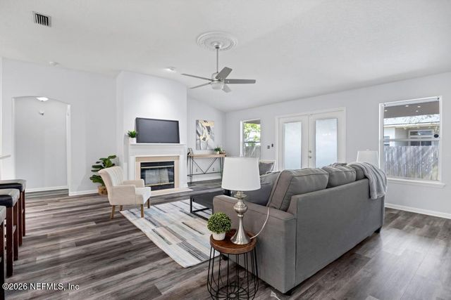 8097 LEAFCREST Drive, Jacksonville, FL 32244