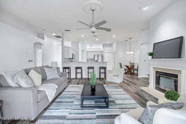 8097 LEAFCREST Drive, Jacksonville, FL 32244