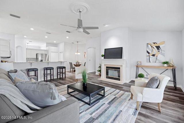 8097 LEAFCREST Drive, Jacksonville, FL 32244