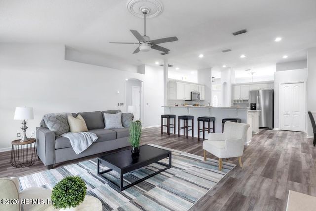 8097 LEAFCREST Drive, Jacksonville, FL 32244