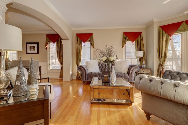 26025 Whispering Woods Circle, Plainfield, IL 60585