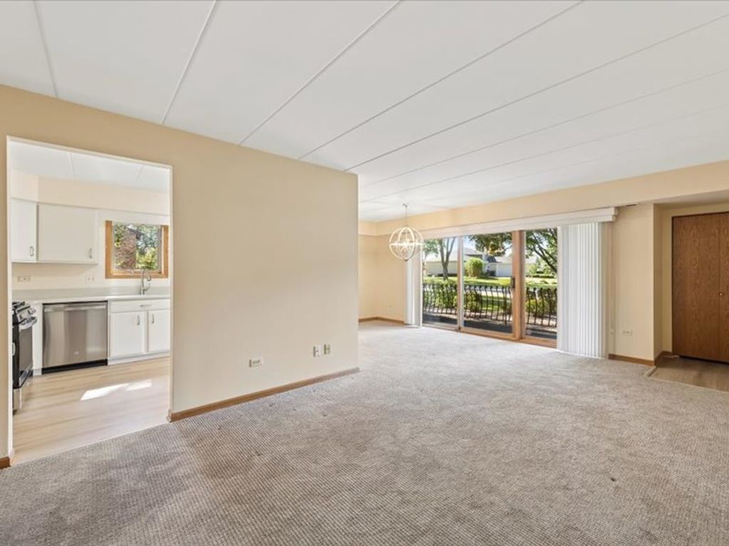 7555 Sheridan Drive 1F, Willowbrook, IL 60527 — photo 2