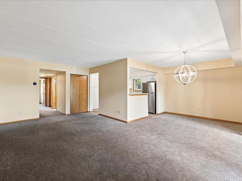 7555 Sheridan Drive 1F, Willowbrook, IL 60527 — photo 3