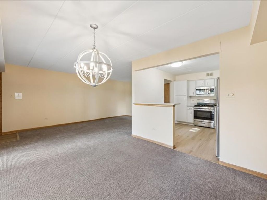 7555 Sheridan Drive 1F, Willowbrook, IL 60527 — photo 4
