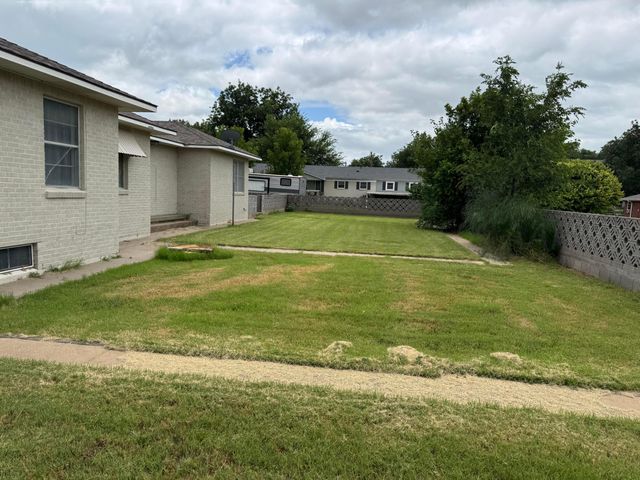 300 N 6th Street, Canadian, TX 79014