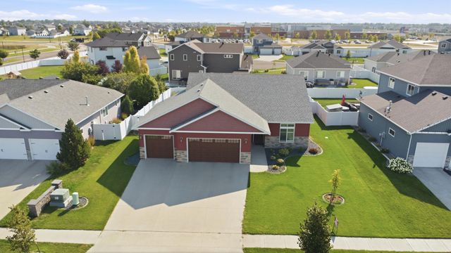 7032 26th Street S, Fargo, ND 58104