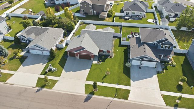 7032 26th Street S, Fargo, ND 58104