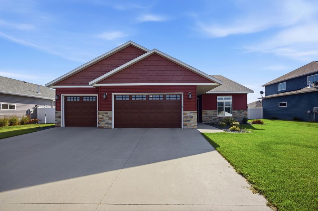 7032 26th Street S, Fargo, ND 58104