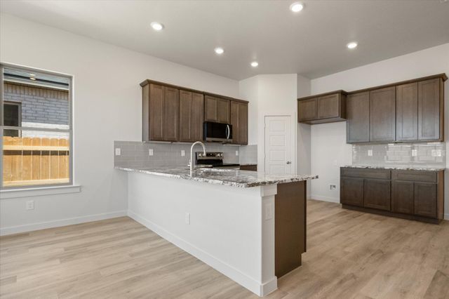 12004 Kewanee Avenue, Lubbock, TX 79424