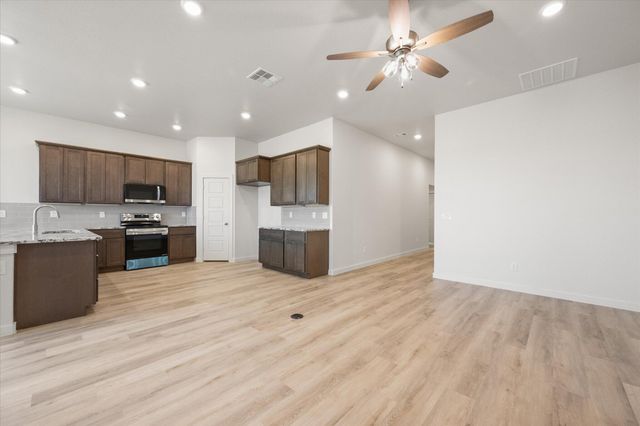 12004 Kewanee Avenue, Lubbock, TX 79424