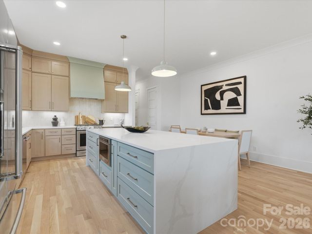 433 W Peterson Drive, Charlotte, NC 28217