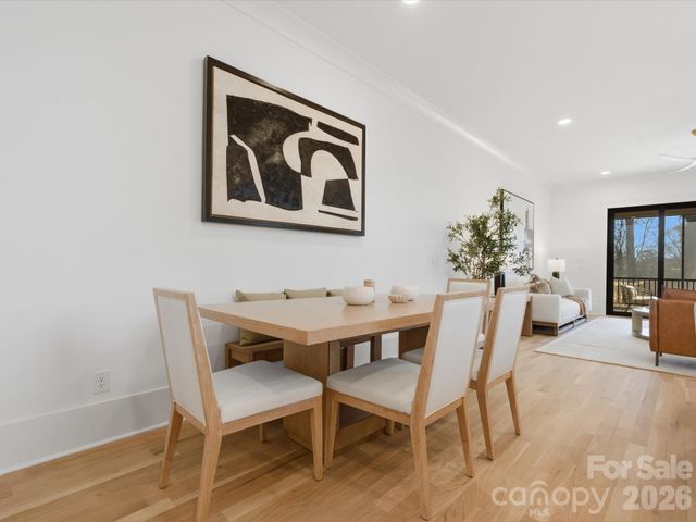 433 W Peterson Drive, Charlotte, NC 28217