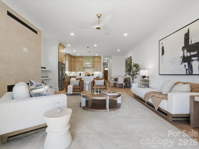 433 W Peterson Drive, Charlotte, NC 28217