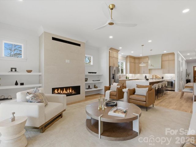 433 W Peterson Drive, Charlotte, NC 28217