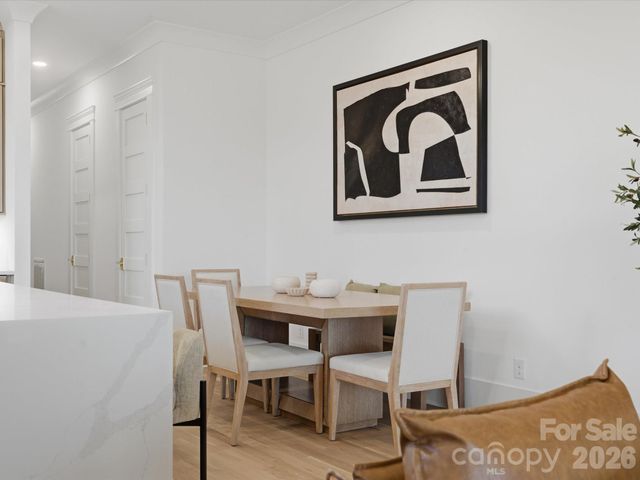 433 W Peterson Drive, Charlotte, NC 28217