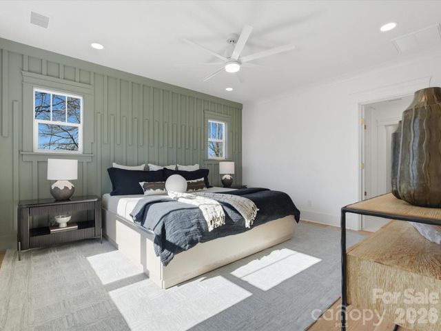 433 W Peterson Drive, Charlotte, NC 28217