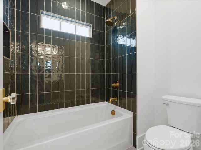 433 W Peterson Drive, Charlotte, NC 28217