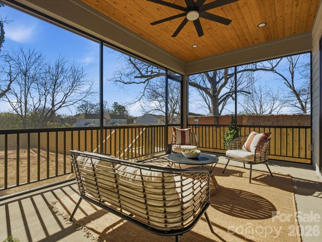 433 W Peterson Drive, Charlotte, NC 28217