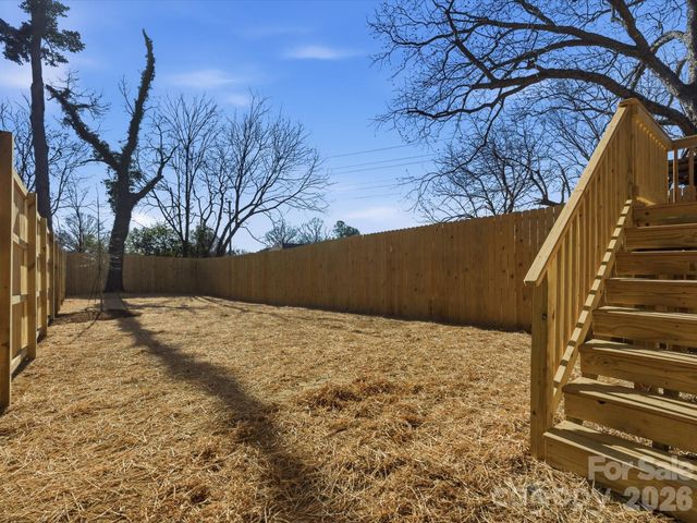 433 W Peterson Drive, Charlotte, NC 28217