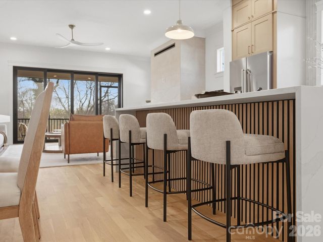 433 W Peterson Drive, Charlotte, NC 28217