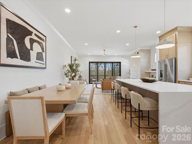 433 W Peterson Drive, Charlotte, NC 28217