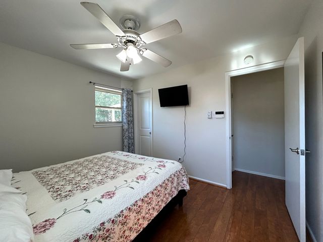 861 Russell Lane, Bedford, TX 76022