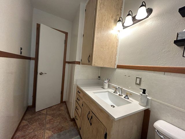 861 Russell Lane, Bedford, TX 76022