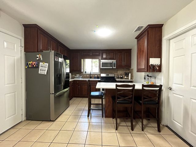 861 Russell Lane, Bedford, TX 76022