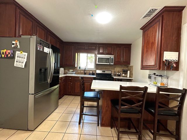 861 Russell Lane, Bedford, TX 76022
