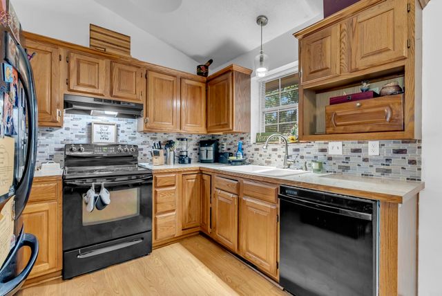 1109 N Lark Ln, Wichita, KS 67212