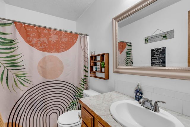 1109 N Lark Ln, Wichita, KS 67212