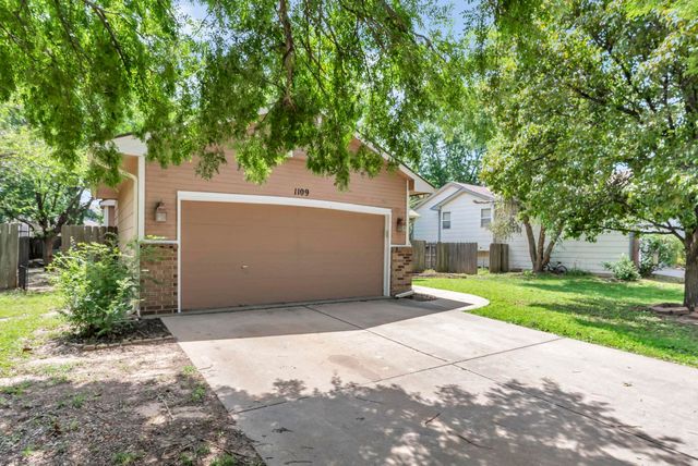 1109 N Lark Ln, Wichita, KS 67212