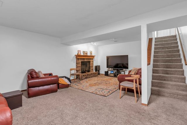 1109 N Lark Ln, Wichita, KS 67212