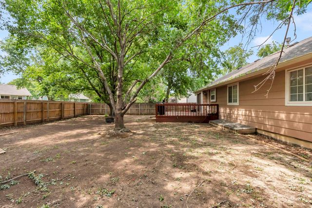 1109 N Lark Ln, Wichita, KS 67212