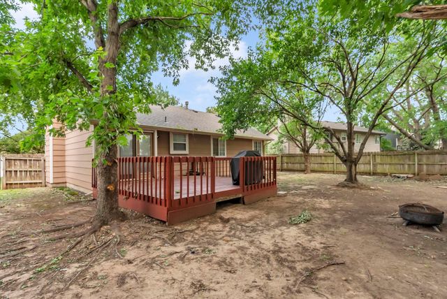 1109 N Lark Ln, Wichita, KS 67212