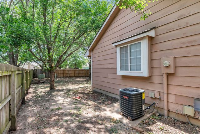 1109 N Lark Ln, Wichita, KS 67212