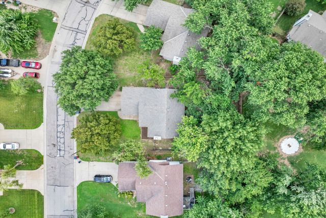 1109 N Lark Ln, Wichita, KS 67212