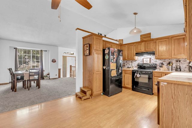 1109 N Lark Ln, Wichita, KS 67212