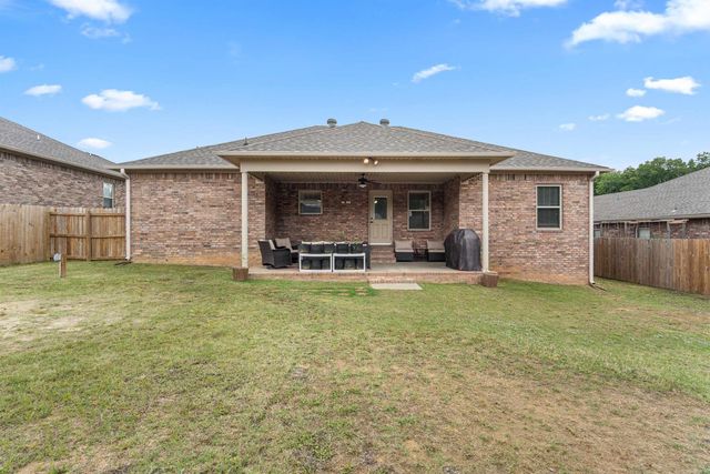 26 Huntington Drive, Austin, AR 72007