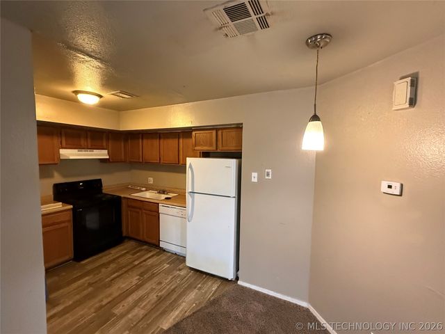 1802 E 66th Place F101, Tulsa, OK 74136