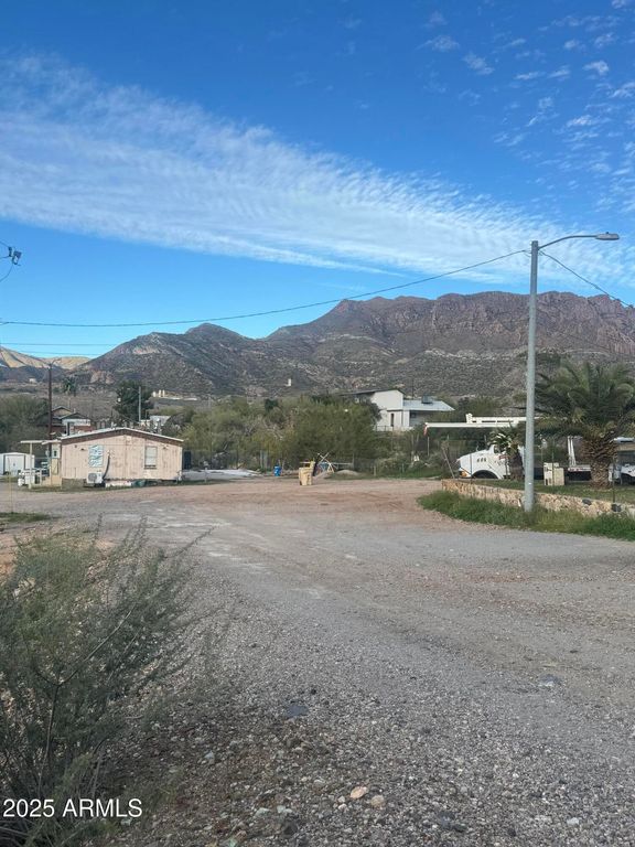 1129 S EDNA Avenue, Superior, AZ 85173