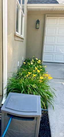 4447 W SILENT RAIN DR, South Jordan, UT 84009